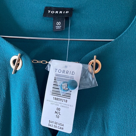 Torrid Crepe Chain-Detail Blouse 00 NWT - Picture 3 of 7